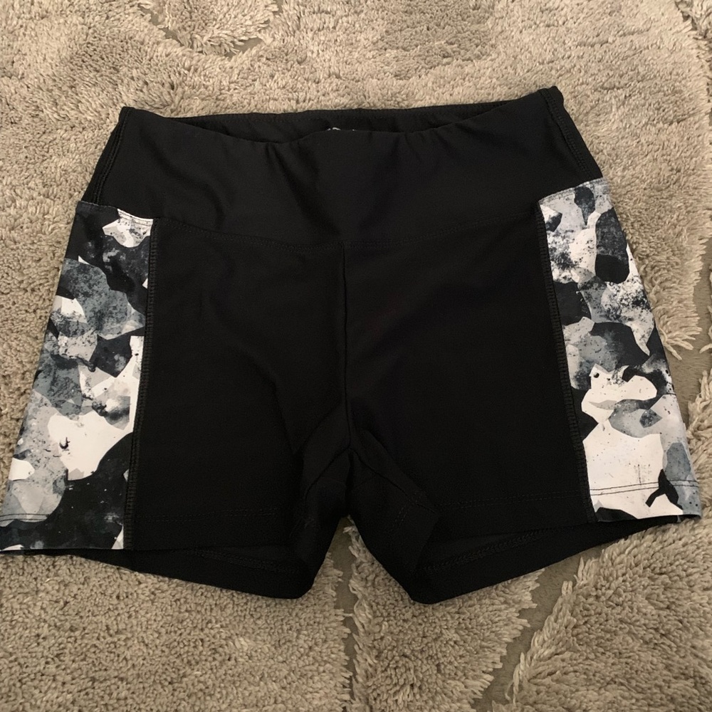 Marika work out / yoga shorts